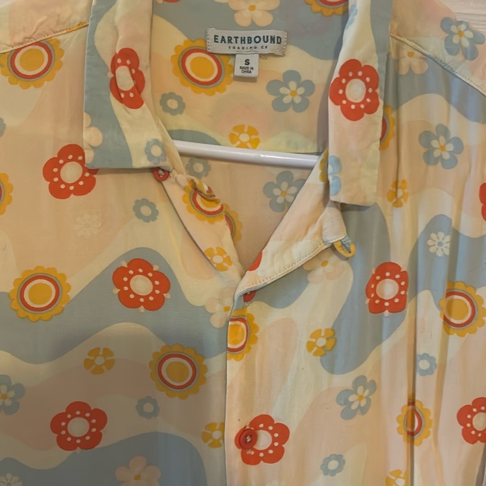 Earthbiund Trading Flower Power Button Up Camp Shirt Men's S Multicolor Artsy - Picture 3 of 3
